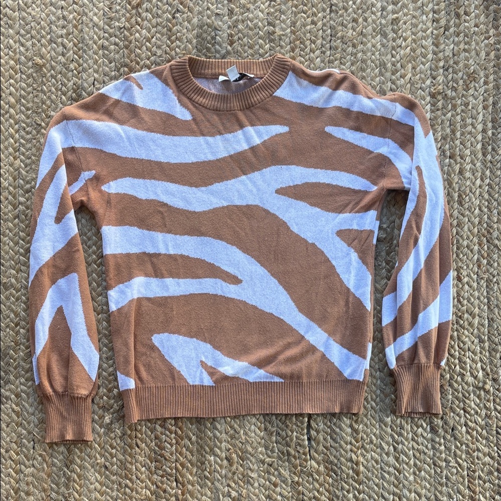 Amour Vert Tan and White Men's Crewneck Sweater